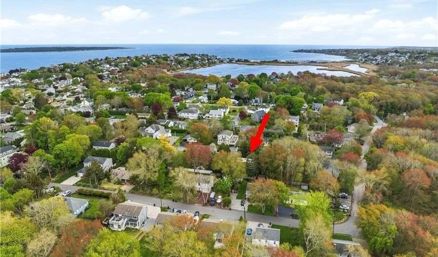 10 What Cheer Rd, Narragansett, RI 02882 - 3 Beds, 2 Bath