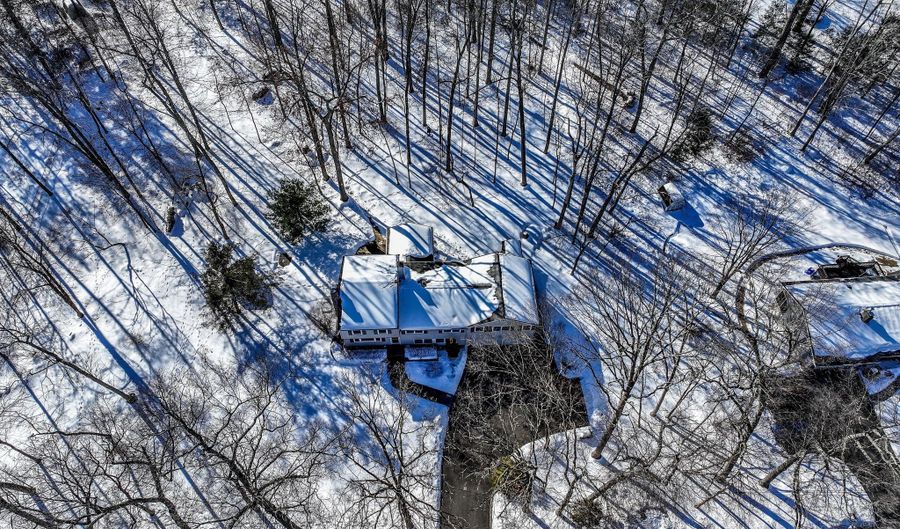 8 Marilyn Rd, Brookfield, CT 06804 - 4 Beds, 4 Bath