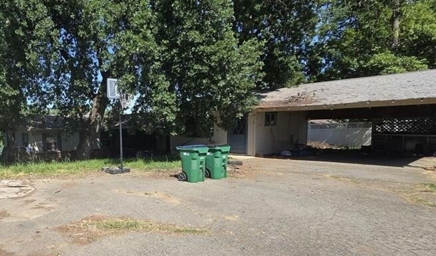 3261 Riverside Dr, Anderson, CA 96007 - 2 Beds, 1 Bath