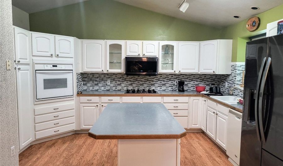 1006 E Missoula, Belgrade, MT 59714 - 5 Beds, 3 Bath