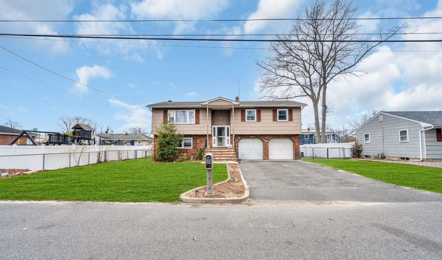 540 Ensign Ave, Beachwood, NJ 08722 - 4 Beds, 2 Bath
