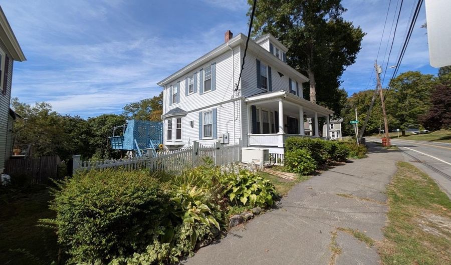 134 Kenduskeag Ave, Bangor, ME 04401 - 3 Beds, 3 Bath