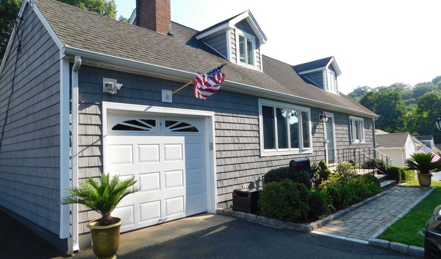 8 Tilden Rd, Danbury, CT 06810 - 3 Beds, 2 Bath