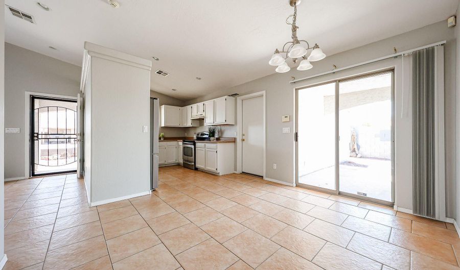 9870 W CAMELIA Dr, Arizona City, AZ 85123 - 3 Beds, 2 Bath