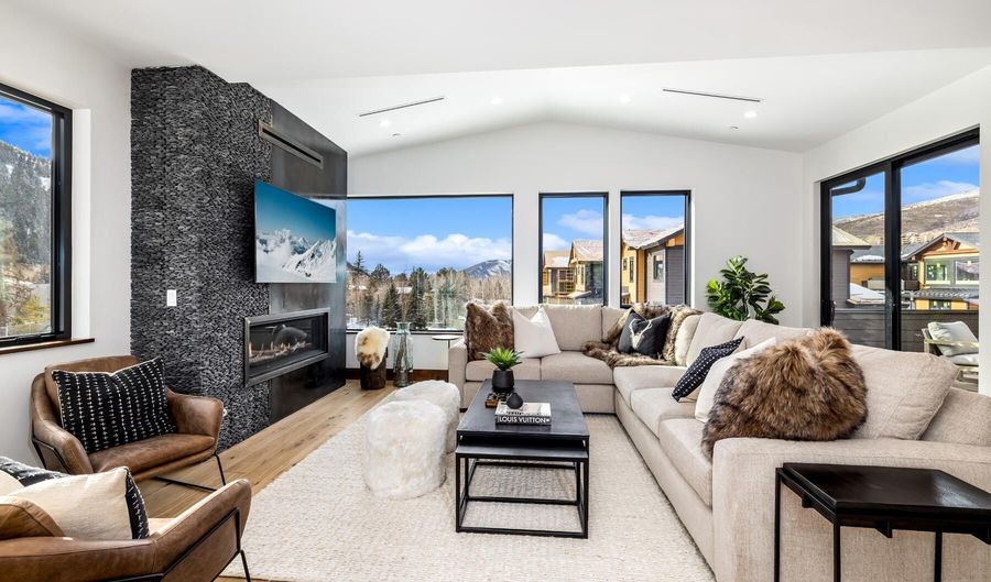 155 Goldfinch Ln 3D, Avon, CO 81620 - 3 Beds, 4 Bath