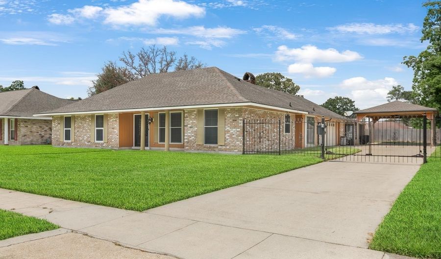 10517 Toledo Bend Ave, Baton Rouge, LA 70814 - 4 Beds, 2 Bath
