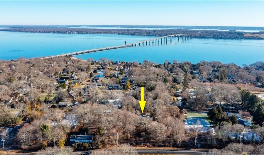 35 Sunset Ave, North Kingstown, RI 02874 - 3 Beds, 1 Bath