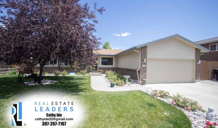 407 Indian Paintbrush St, Casper, WY 82604 - 3 Beds, 2 Bath