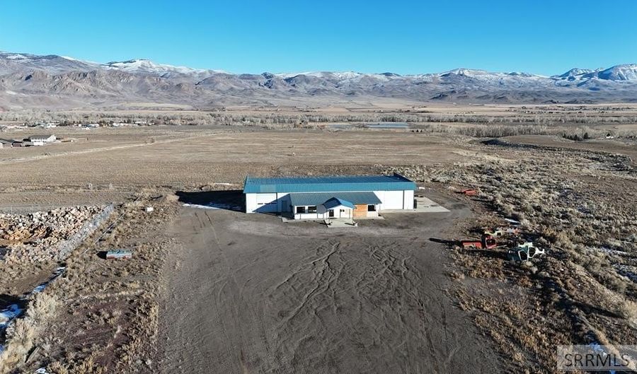 1301 S Hwy 93, Challis, ID 83226 - 0 Beds, 2 Bath