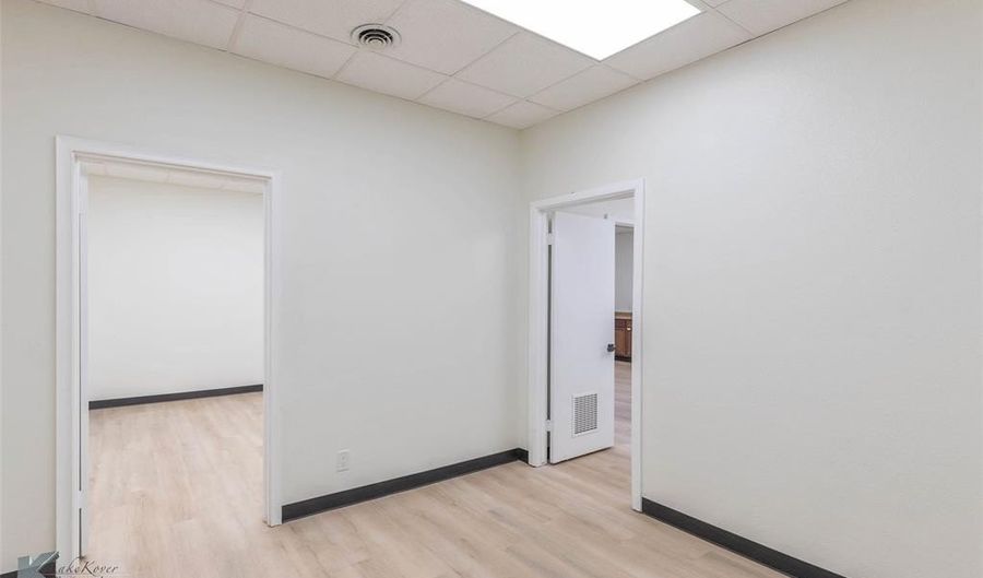 317 N Willis St Suite 3, Abilene, TX 79603 - 0 Beds, 0 Bath