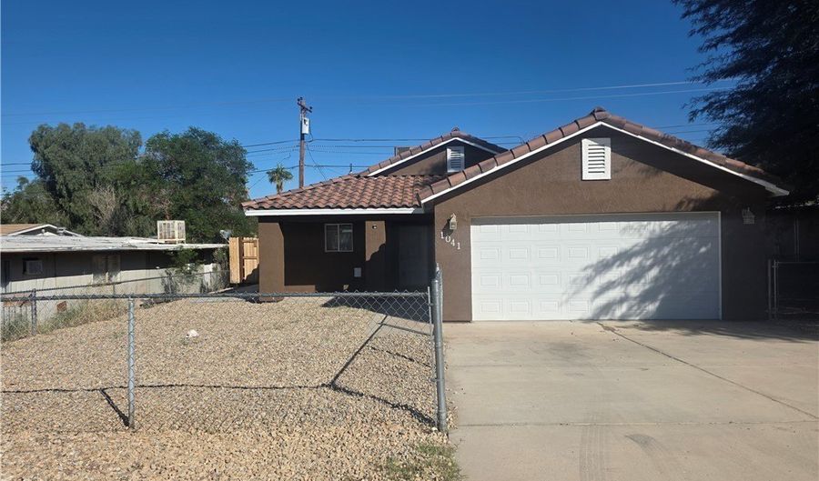 1041 Citrus St, Bullhead City, AZ 86442 - 3 Beds, 2 Bath
