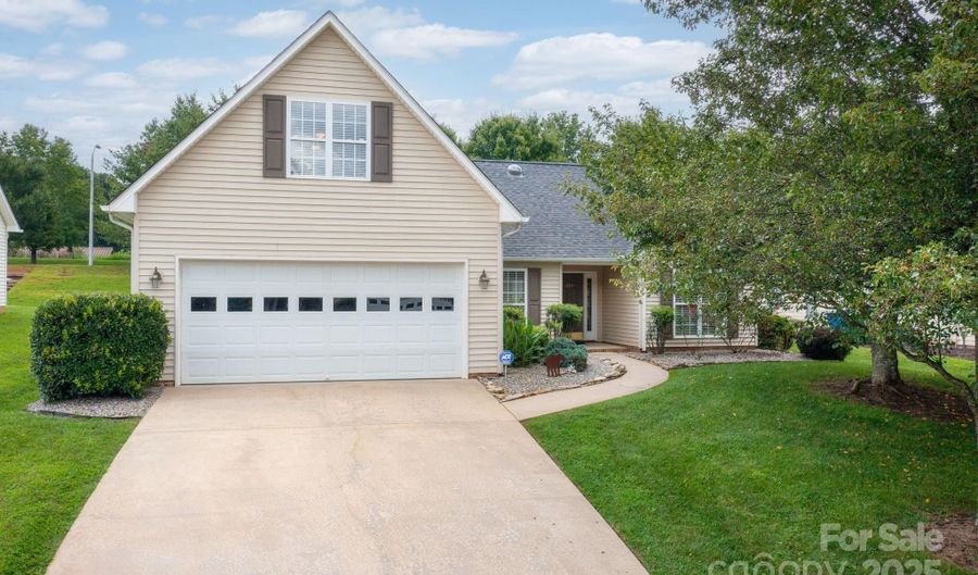 316 Pole Barn Dr, Asheville, NC 28806 - 3 Beds, 2 Bath