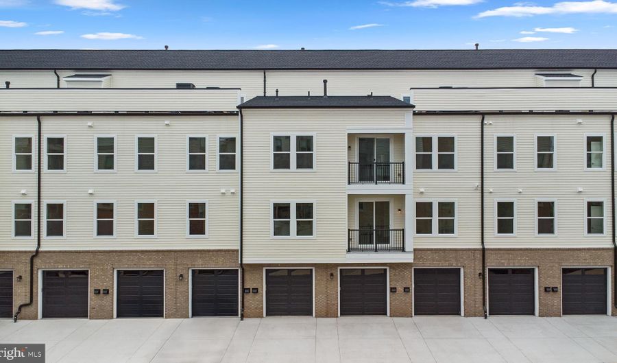23640 BOLTON CRESCENT Ter 13-204, Ashburn, VA 20148 - 2 Beds, 2 Bath