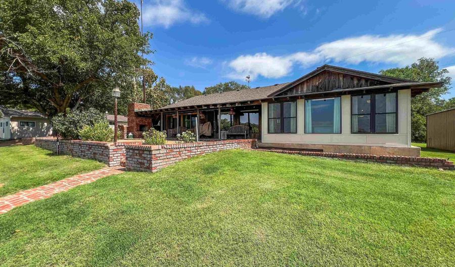 55399 Lakeview Dr, Ames, OK 73763 - 2 Beds, 3 Bath