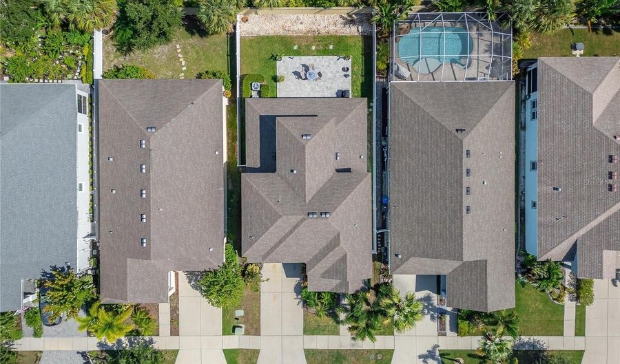 5227 ADMIRAL POINTE Dr, Apollo Beach, FL 33572 - 4 Beds, 4 Bath