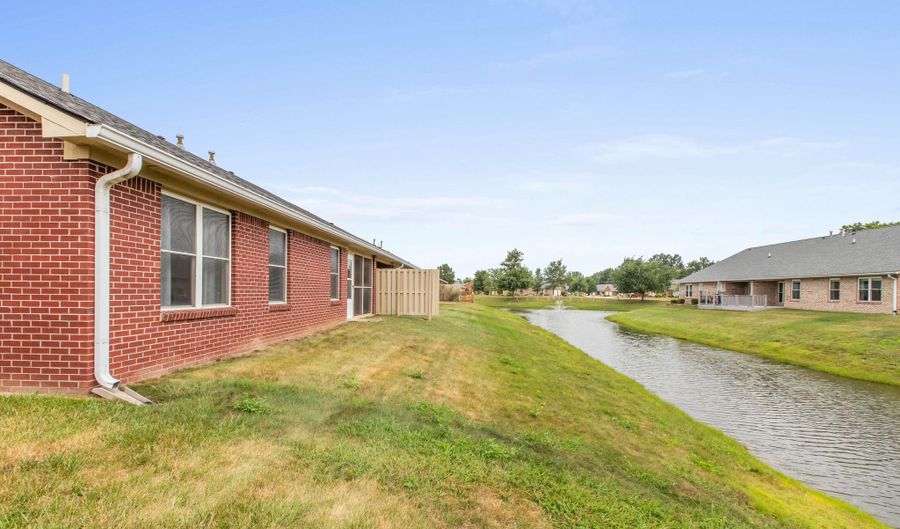 225 Waterford Ct, Avon, IN 46123 - 2 Beds, 2 Bath
