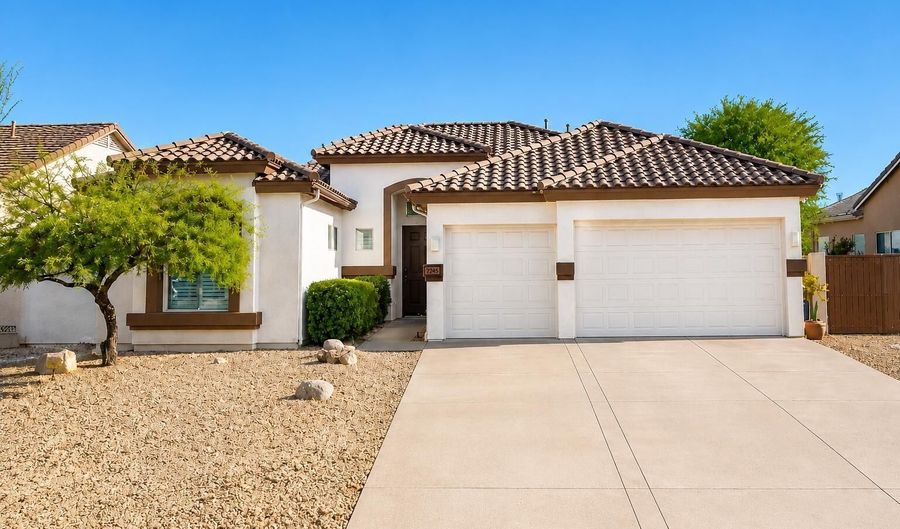 5407 E LONESOME Trl, Cave Creek, AZ 85331 - 4 Beds, 3 Bath