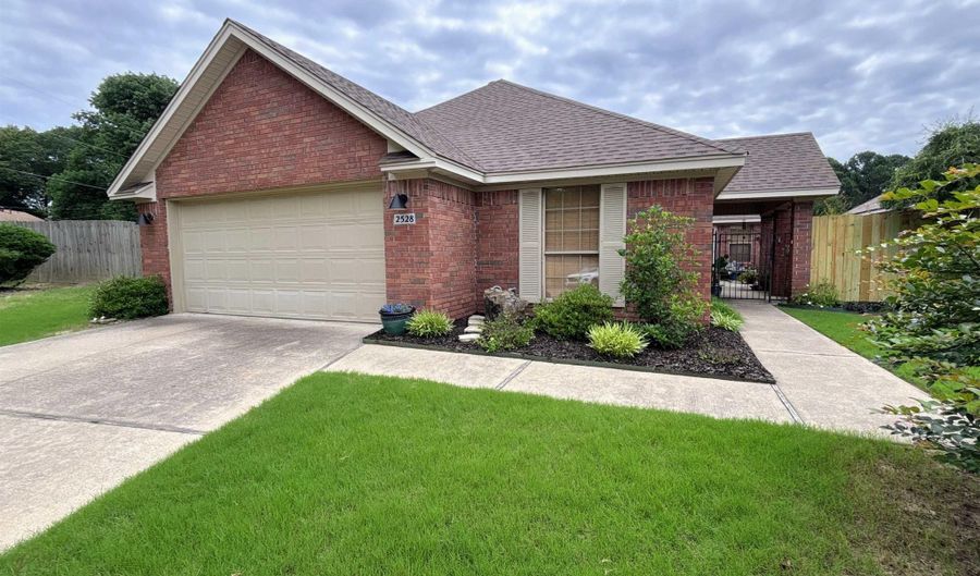 2528 Jasmine Dr, Benton, AR 72015 - 2 Beds, 2 Bath