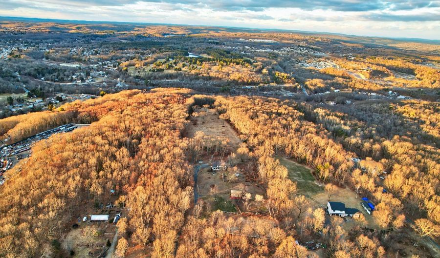 466 Fall Mountain Rd, Bristol, CT 06010 - 4 Beds, 3 Bath