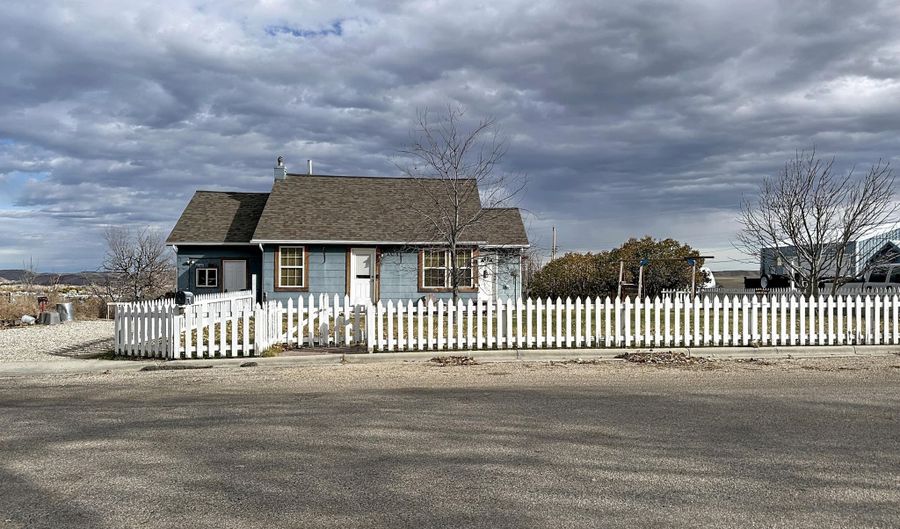 107 N Tisdale Ave, Buffalo, WY 82834 - 3 Beds, 2 Bath
