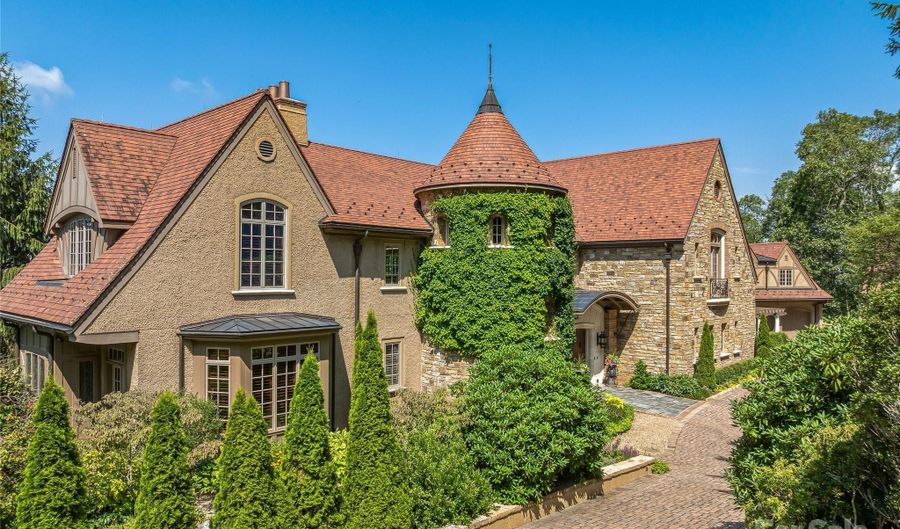 234 Skycliff Dr 3, Asheville, NC 28804 - 4 Beds, 6 Bath