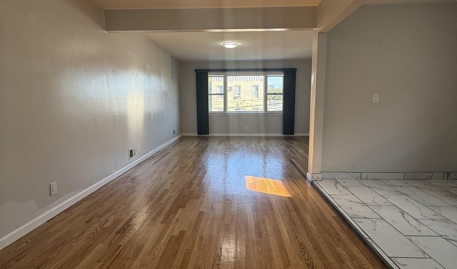 63 PROSPECT Ave 2, Bayonne, NJ 07002 - 3 Beds, 1 Bath