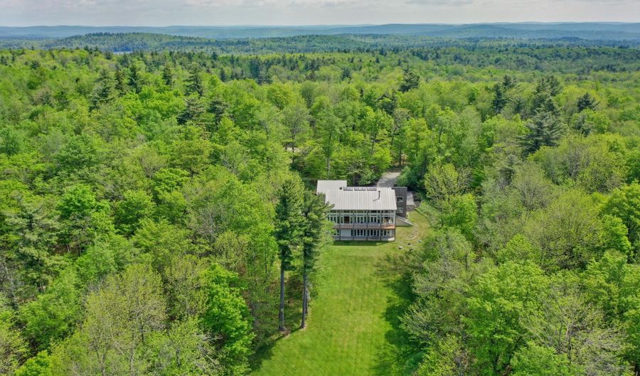 103 Long View Dr, Becket, MA 01223 - 5 Beds, 4 Bath