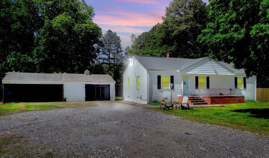10439 ASHCAKE Rd, Ashland, VA 23005 - 4 Beds, 2 Bath