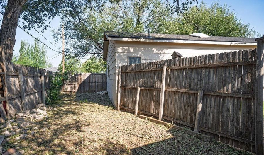 204 ARCH Ter, Amarillo, TX 79106 - 2 Beds, 1 Bath