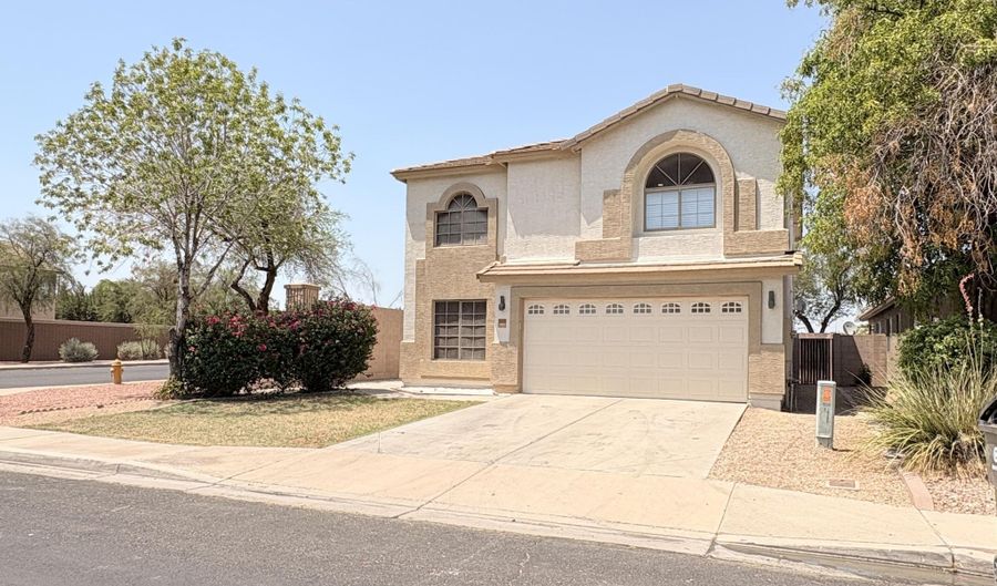 10562 W ALVARADO Rd, Avondale, AZ 85392 - 5 Beds, 3 Bath