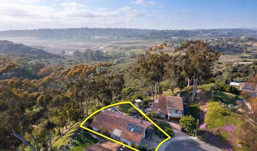 417 Santa Victoria, Solana Beach, CA 92075 - 3 Beds, 2 Bath