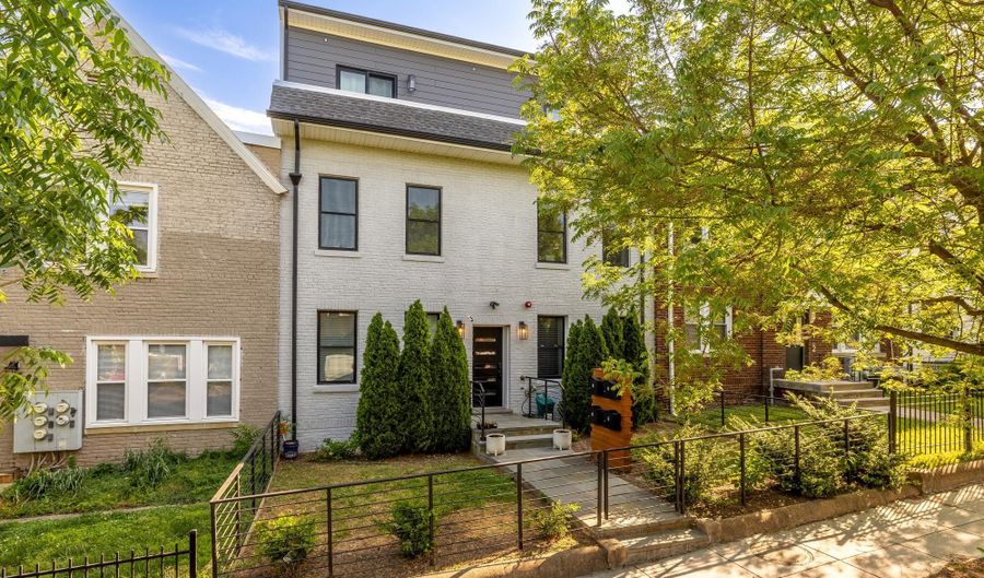 1120 PENN St NE 2, Washington, DC 20002 - 2 Beds, 3 Bath