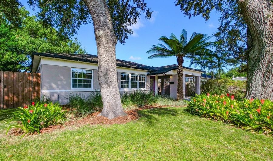 1020 GARDEN Plz, Orlando, FL 32803 - 2 Beds, 1 Bath