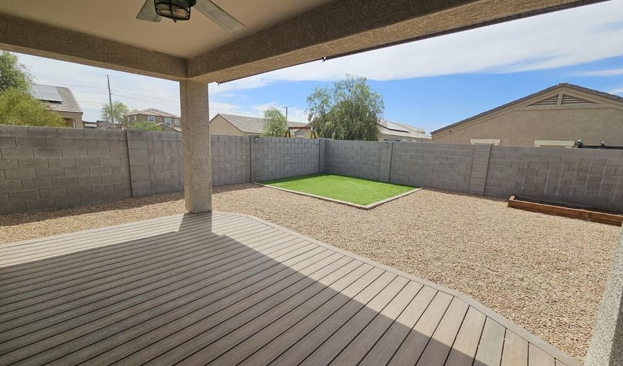 25573 W COLES Rd, Buckeye, AZ 85326 - 4 Beds, 2 Bath