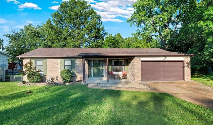 3846 Crystal Wood Dr, Arnold, MO 63010 - 3 Beds, 2 Bath