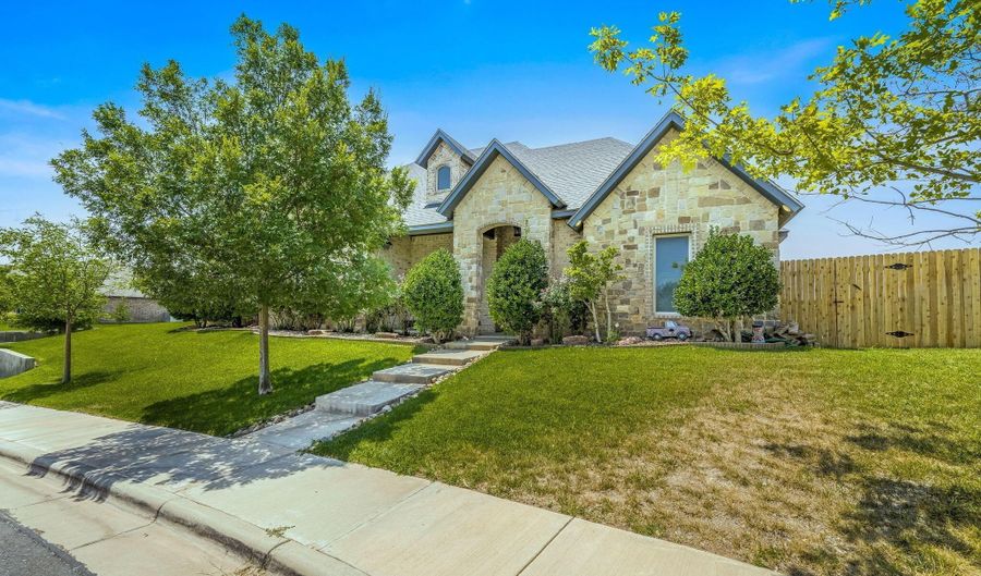 6508 TATUM Cir, Amarillo, TX 79119 - 4 Beds, 5 Bath