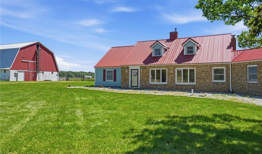 6738 State Route 7, Andover, OH 44003 - 5 Beds, 2 Bath