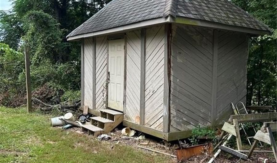 2092 SANDERS Rd, Alexander City, AL 35010 - 1 Beds, 1 Bath