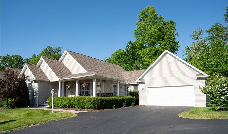 5216 Nashua Dr, Austintown, OH 44515 - 3 Beds, 2 Bath