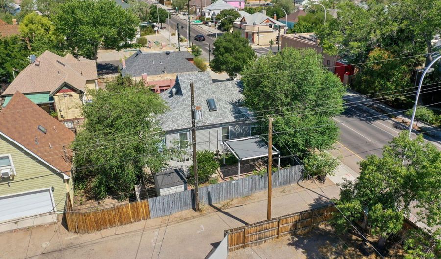 517 Coal Ave SE, Albuquerque, NM 87102 - 3 Beds, 2 Bath