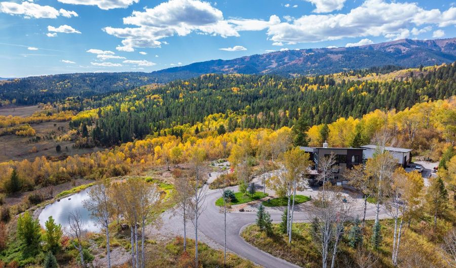 399 GRANITE Rdg, Alpine, WY 83128 - 3 Beds, 4 Bath