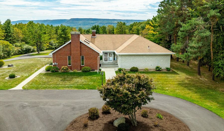 364 Settles Hill Rd, Altamont, NY 12009 - 3 Beds, 3 Bath