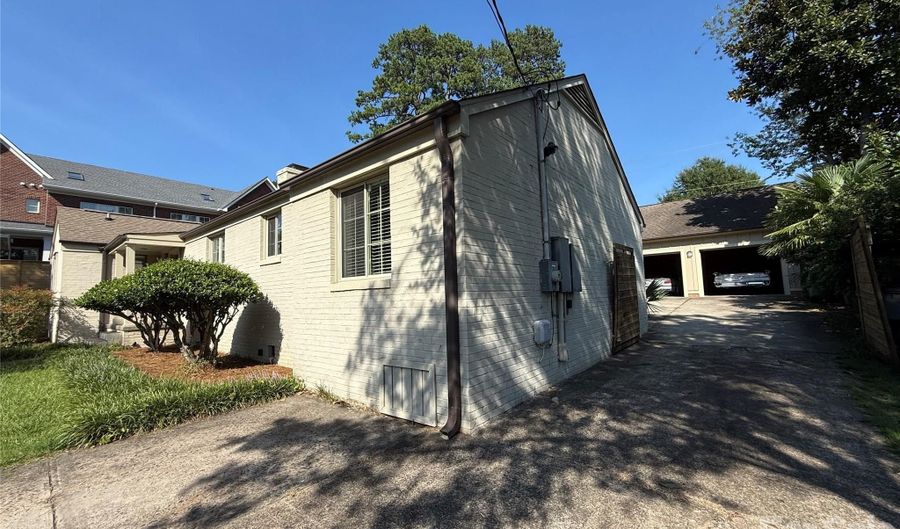 2218 Norcross Pl, Charlotte, NC 28205 - 3 Beds, 2 Bath