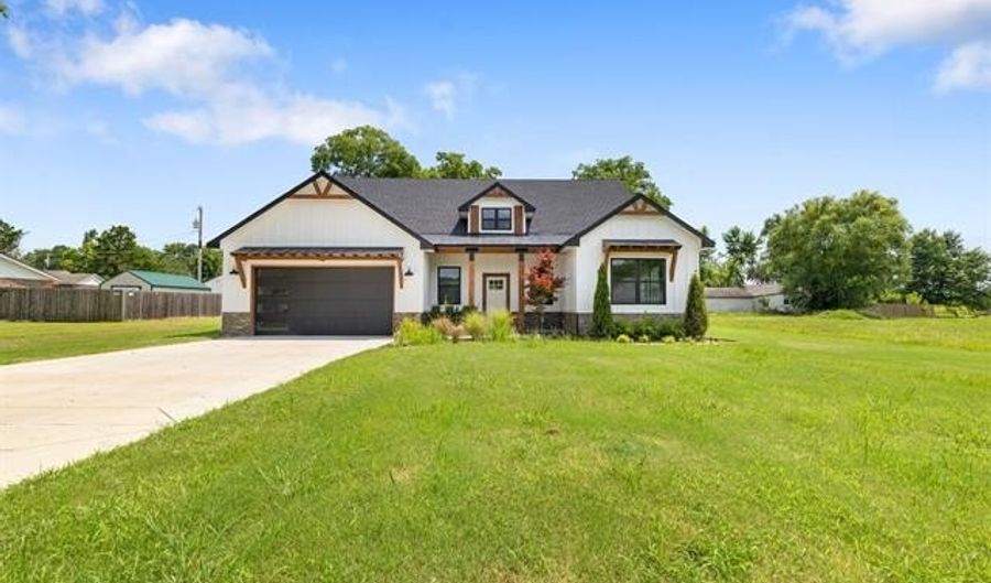 816 W Brewer, McAlester, OK 74501 - 3 Beds, 3 Bath