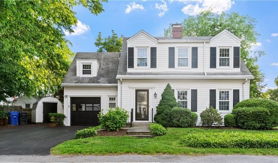 20 Bowen St, East Providence, RI 02916 - 4 Beds, 2 Bath