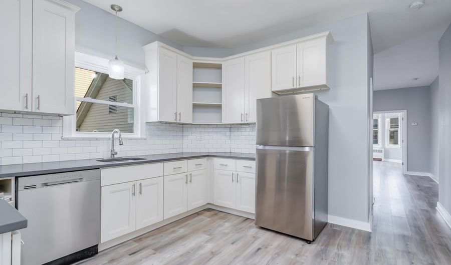 86 W 27TH St 4, Bayonne, NJ 07002 - 2 Beds, 1 Bath