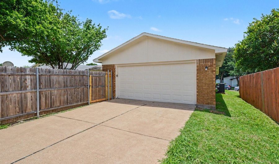 1205 Crestwood Ct, Allen, TX 75002 - 4 Beds, 2 Bath