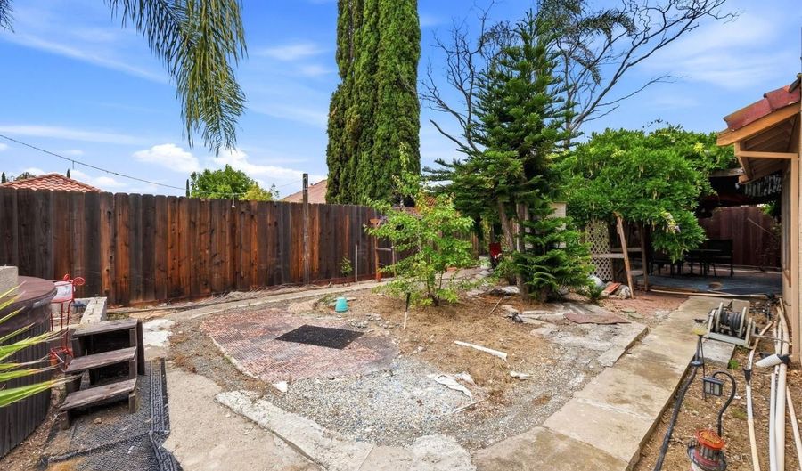 5133 Carriage Way, Antioch, CA 94531 - 5 Beds, 3 Bath