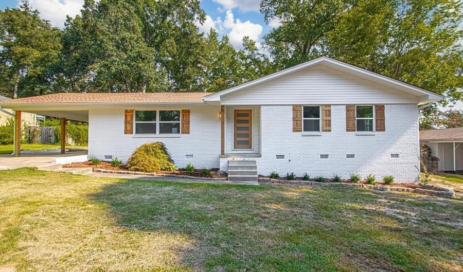 2002 Lynnwood Dr, Benton, AR 72015 - 4 Beds, 2 Bath
