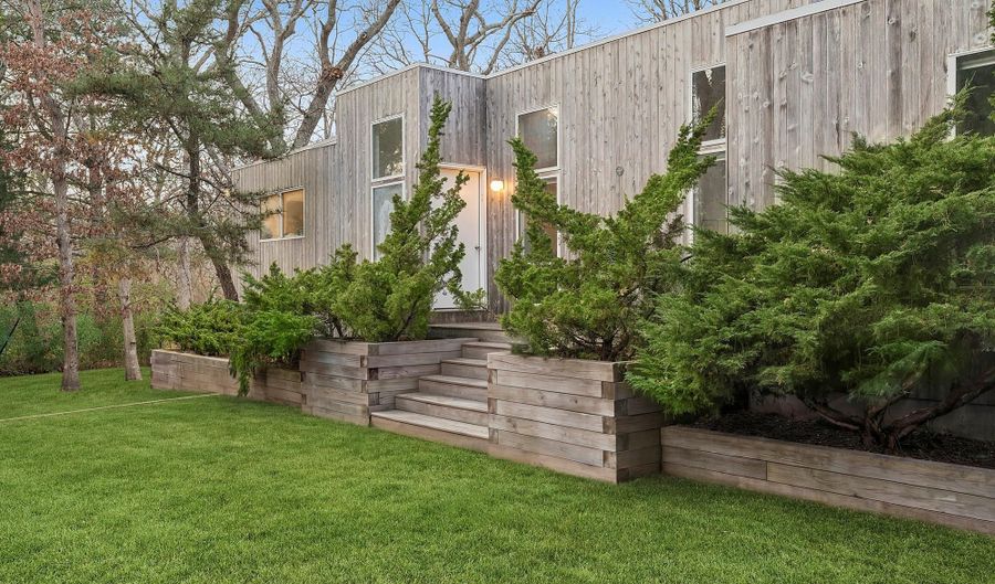 54 Fox Hunt, Amagansett, NY 11930 - 3 Beds, 2 Bath